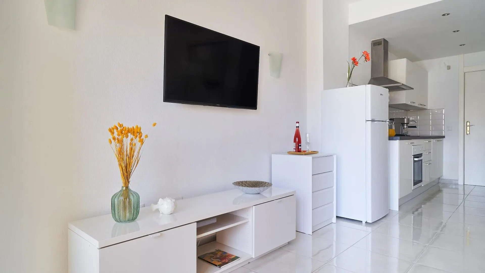 Benalbeach Bright And Quiet Studio Terrace With Garden And Sea Views بينالماذينا شقة