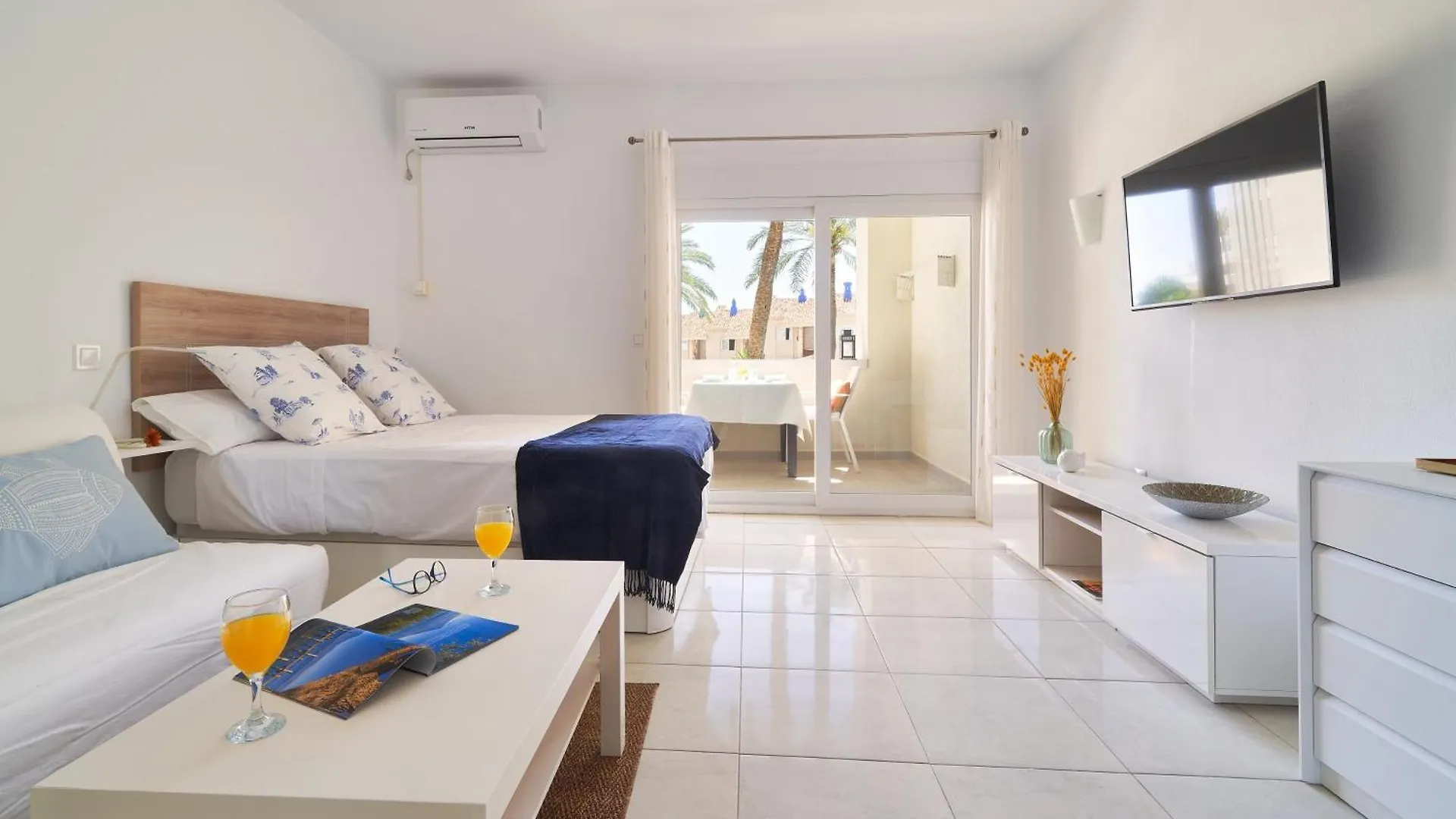 Benalbeach Bright And Quiet Studio Terrace With Garden And Sea Views Benalmádena